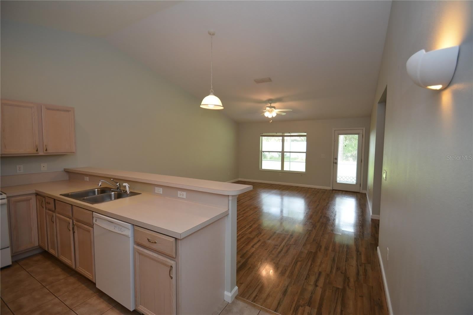 37 ETON Lane – photo 3