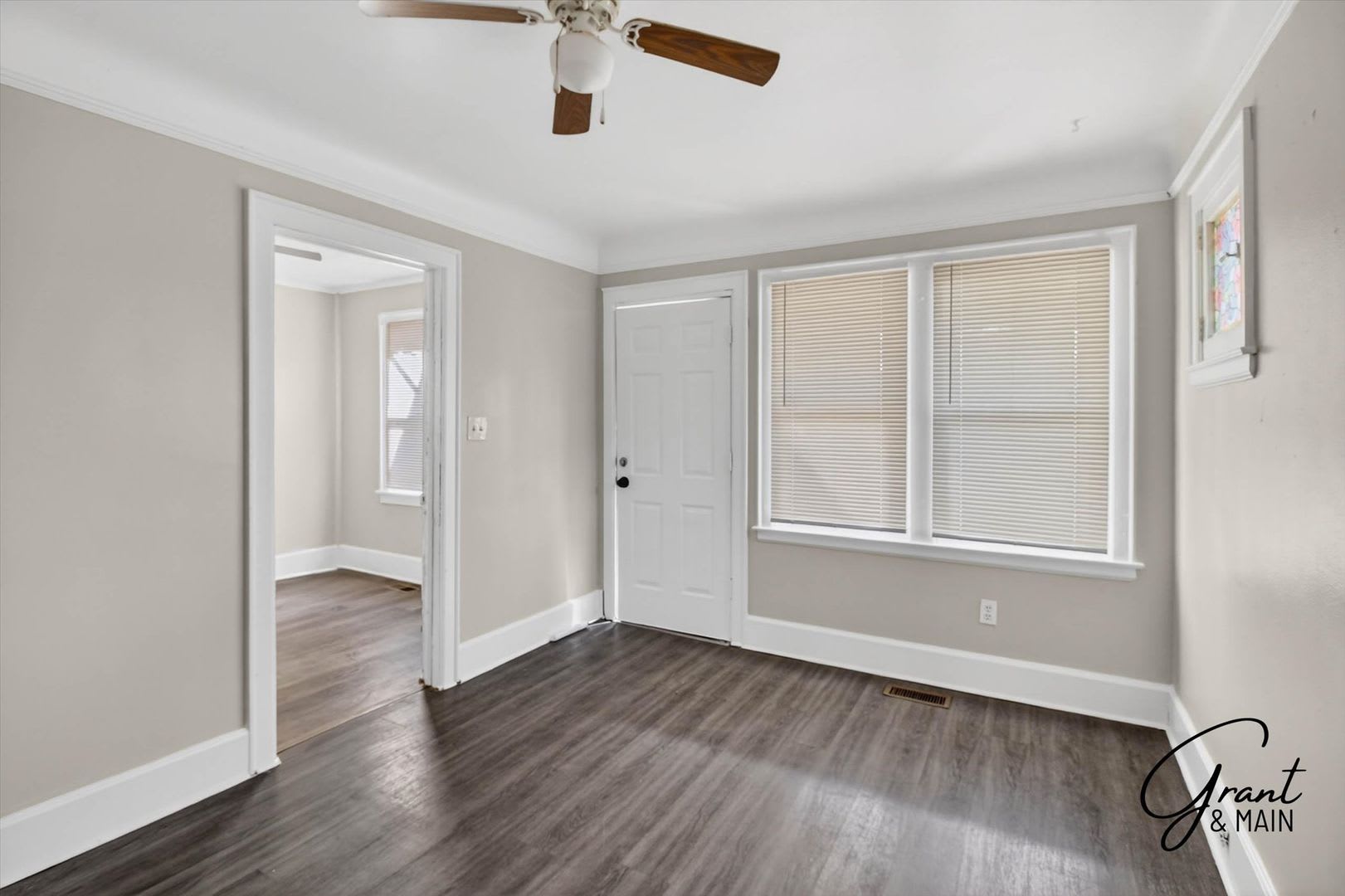 1250 3 Bedroom Bungalow – photo 4