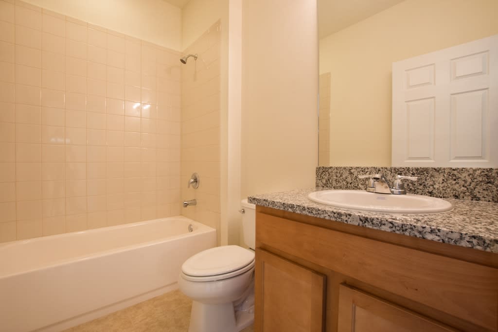 323 NW 15th St – photo 5