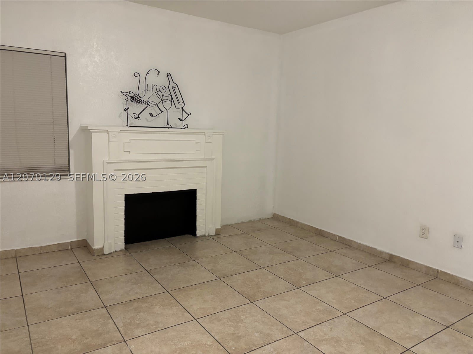 2059 SW 7th St – photo 2