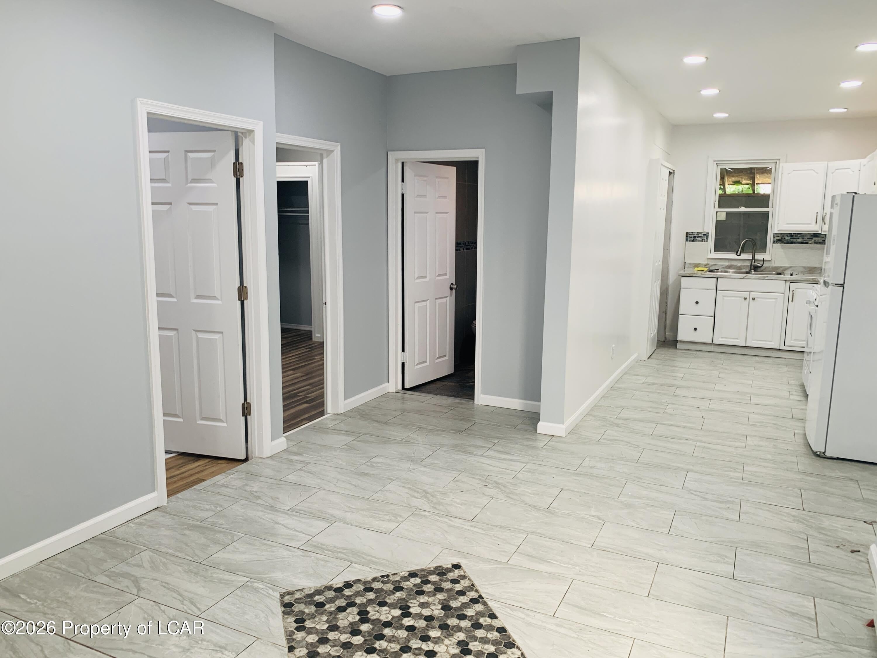 26 Maple Avenue – photo 4