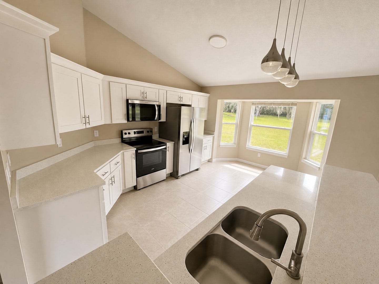 GORGEOUS 3BR/2BA Home w/ 2-Car Garage! – photo 2