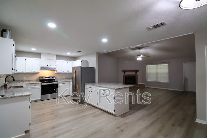 9001 Thompson Dr. – photo 5