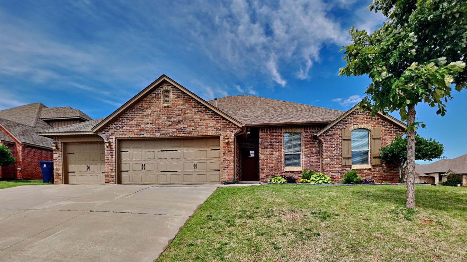 Very Nice 4 Bedroom 2 Bath + Study Home in Yukon Schools – photo 2