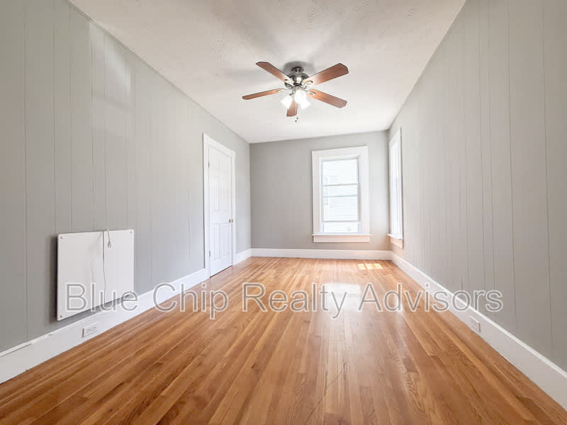 402 Auburn St – photo 5