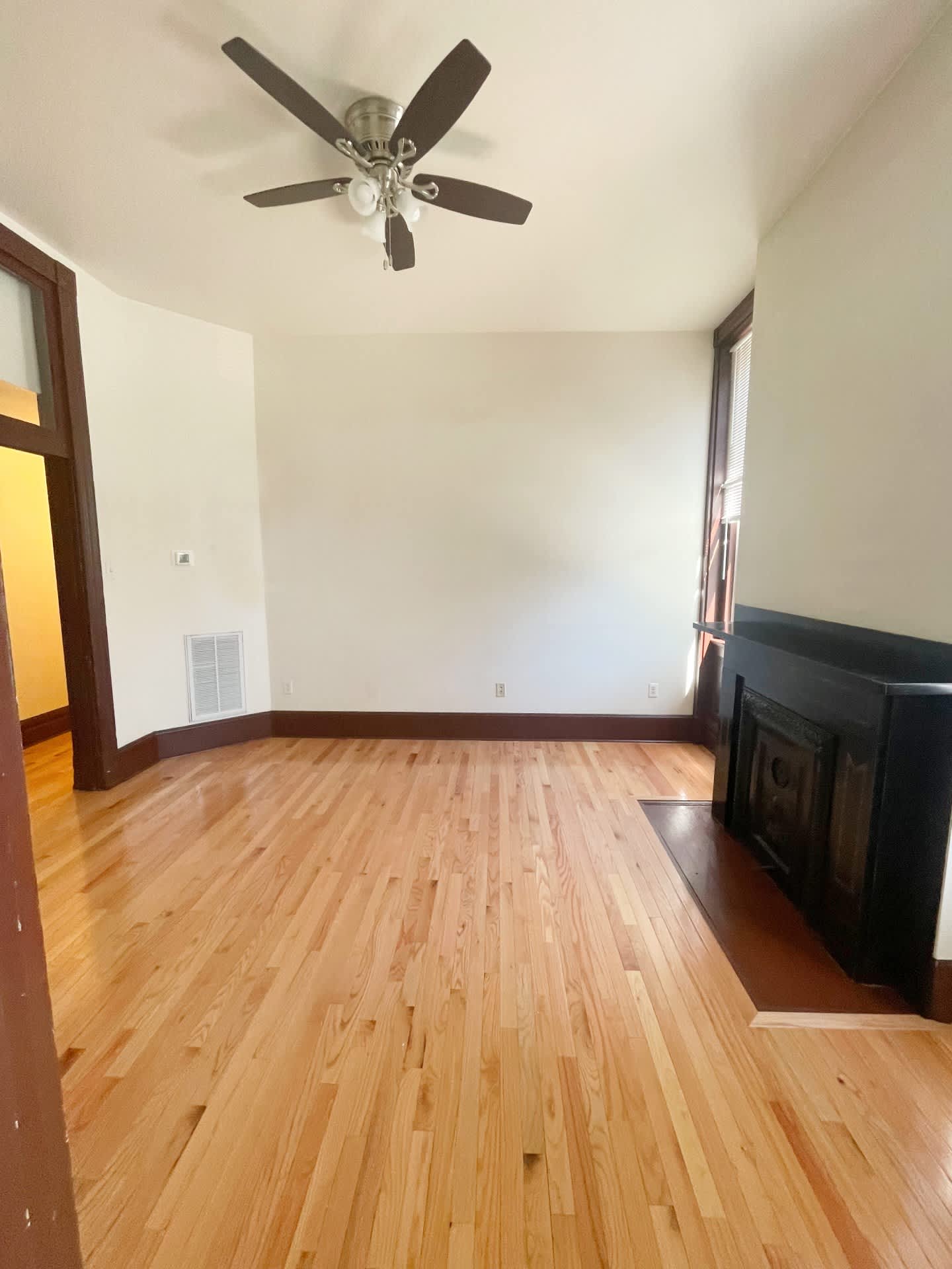 1607 Sarah Street 1 – photo 4