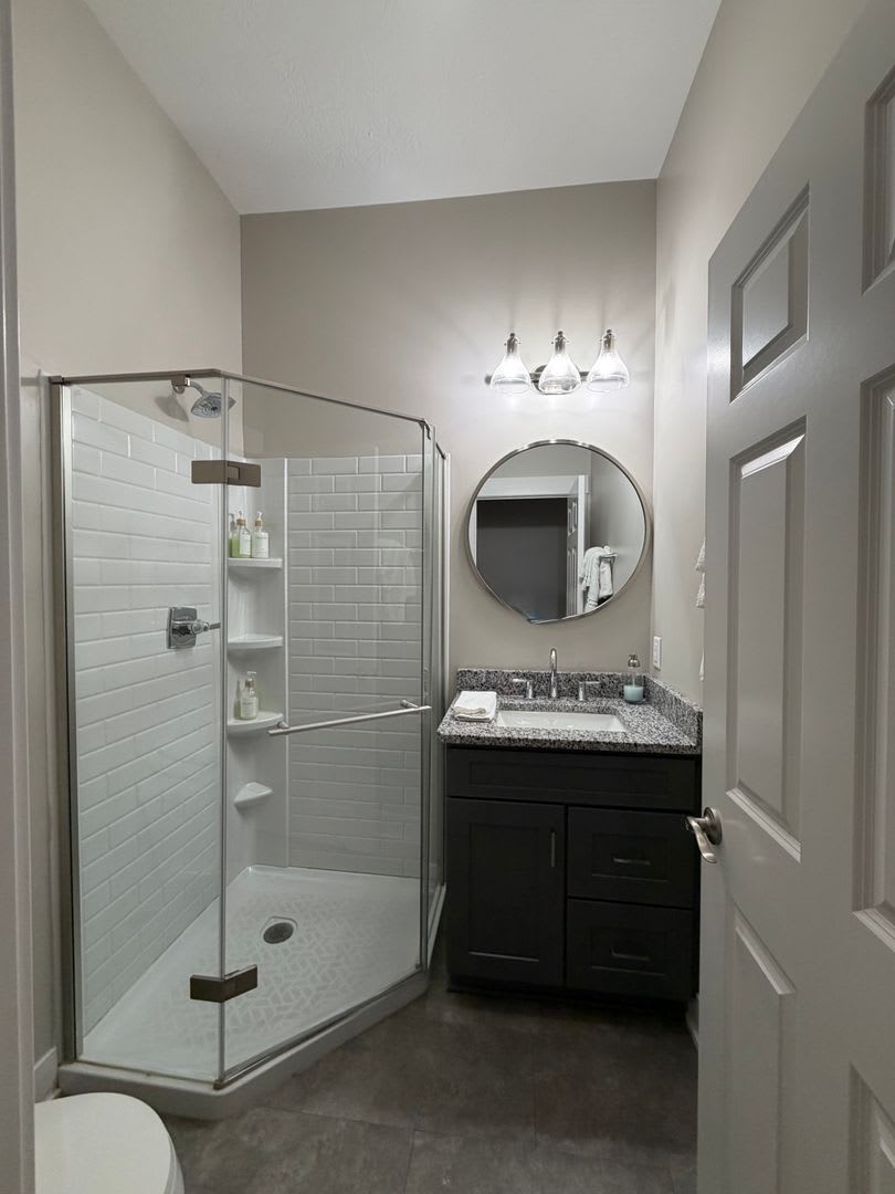 406 E 6Th St 4 Bed 4 Bath Fully Furnished Located Right By Kirkwood – photo 5