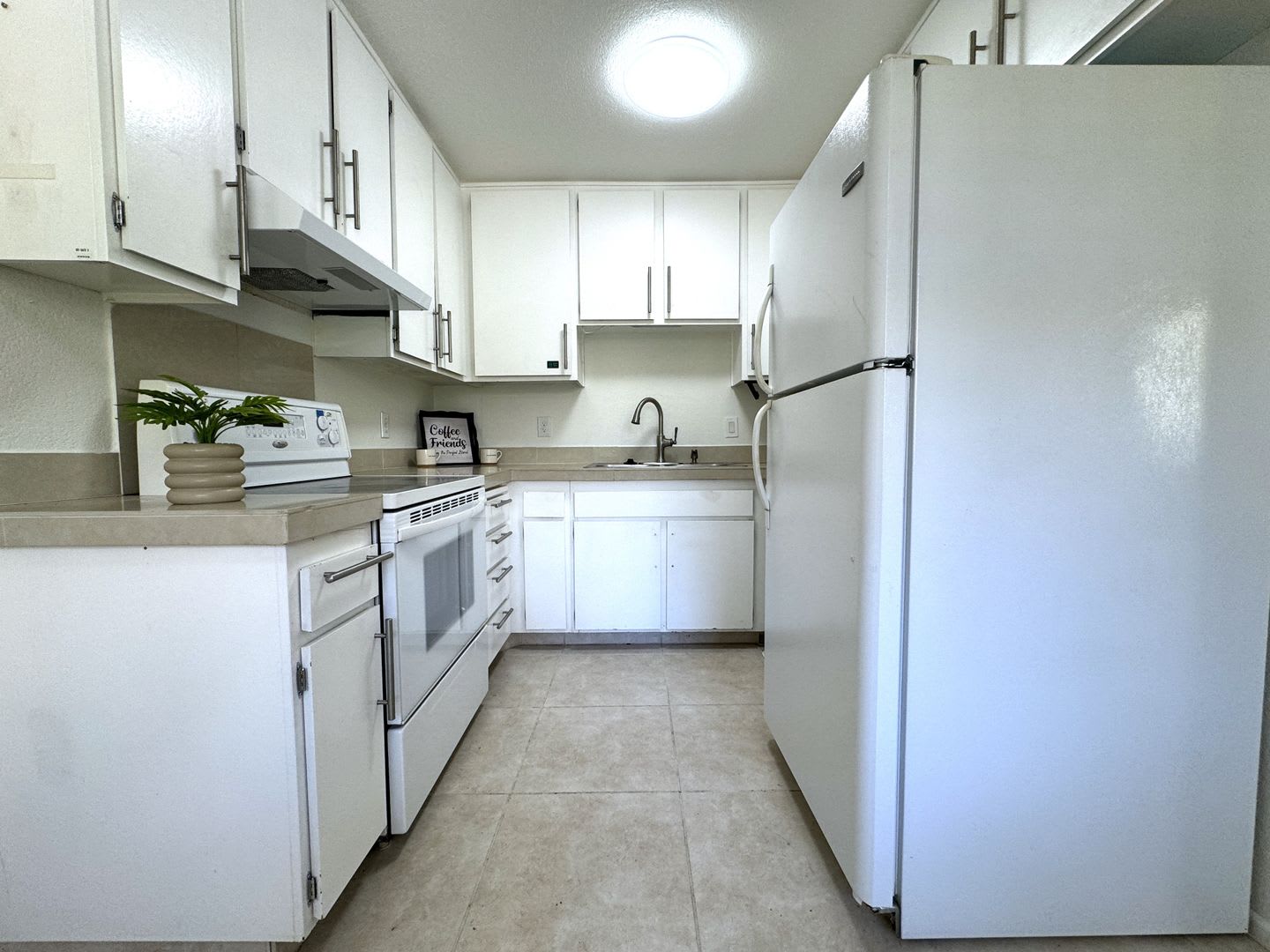 Available Now Beautiful Ground Floor 2 Bed 2 Bath Condo In Palm Springs – photo 3