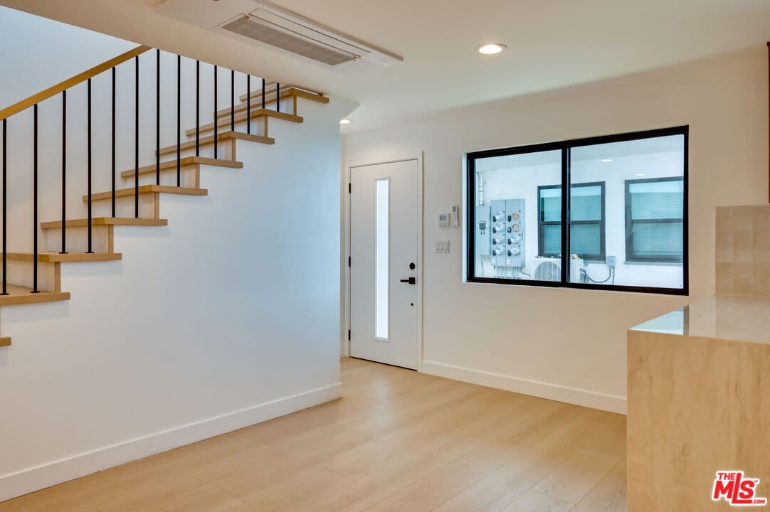 926 N Spaulding Ave – photo 2