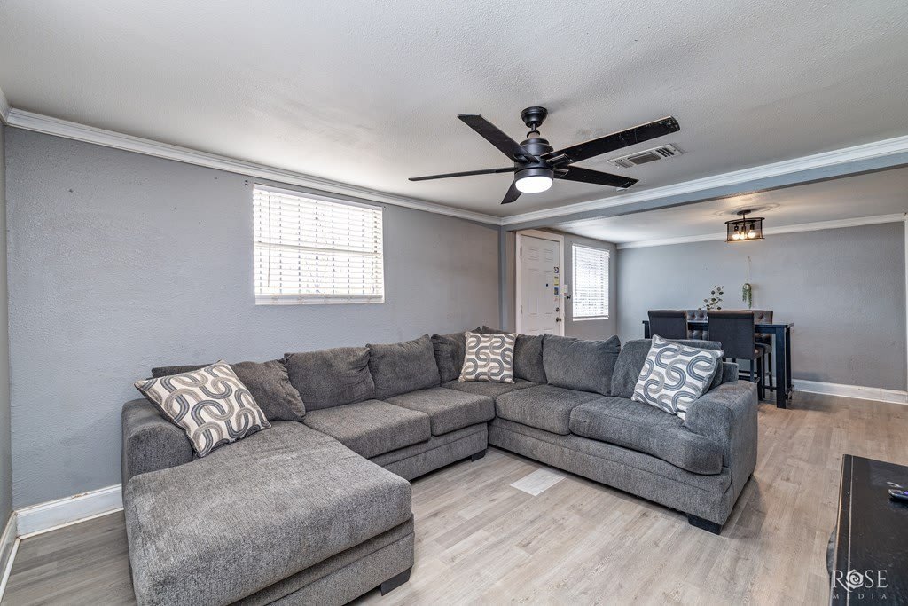226 W Ave M – photo 3