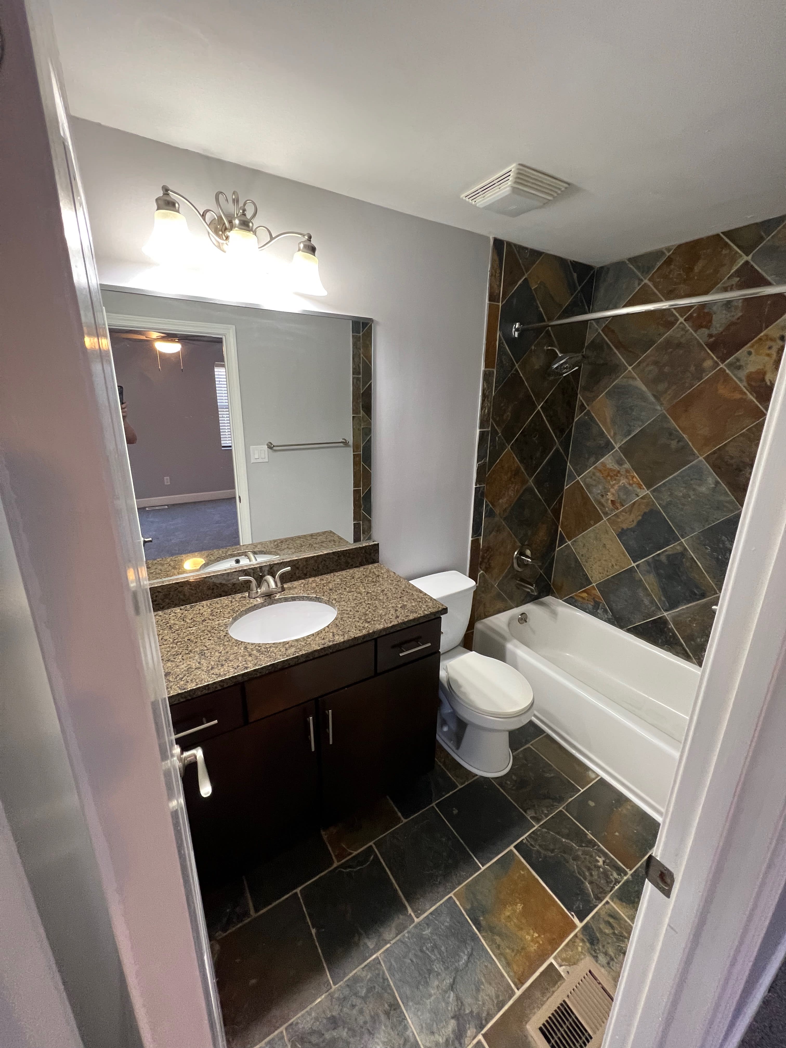 516 West 10th Street – photo 5