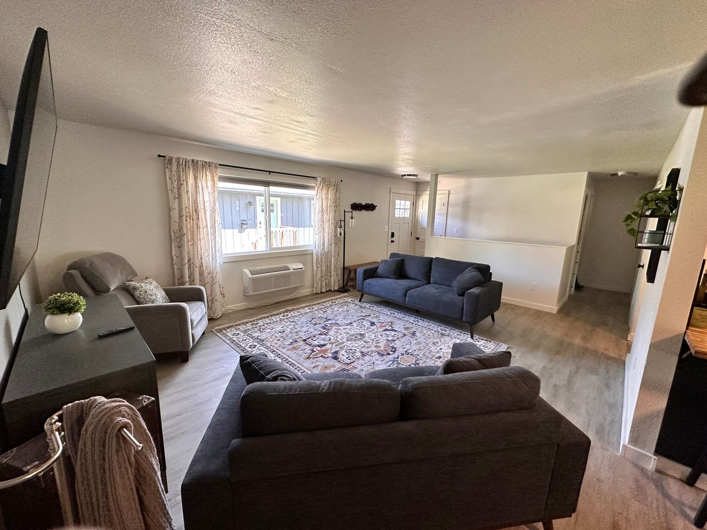 4 Bed 3 Bath Near Downtown Cda – photo 2