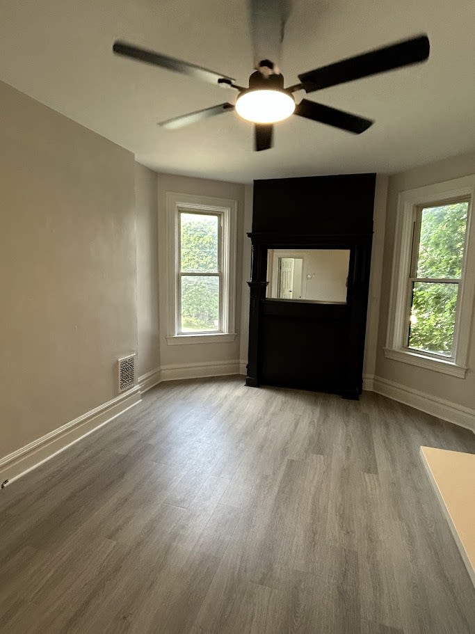 1494-1496 Crafton BoulevardApartment 1 – photo 2