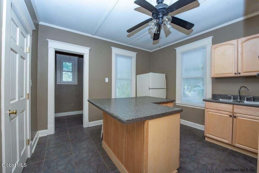 1144 Glenwood Boulevard – photo 3