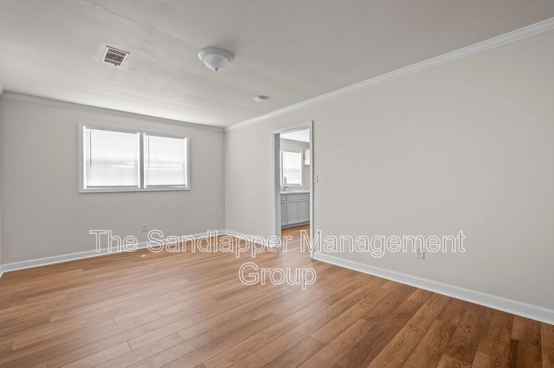 2214 Van Buren Avenue – photo 3