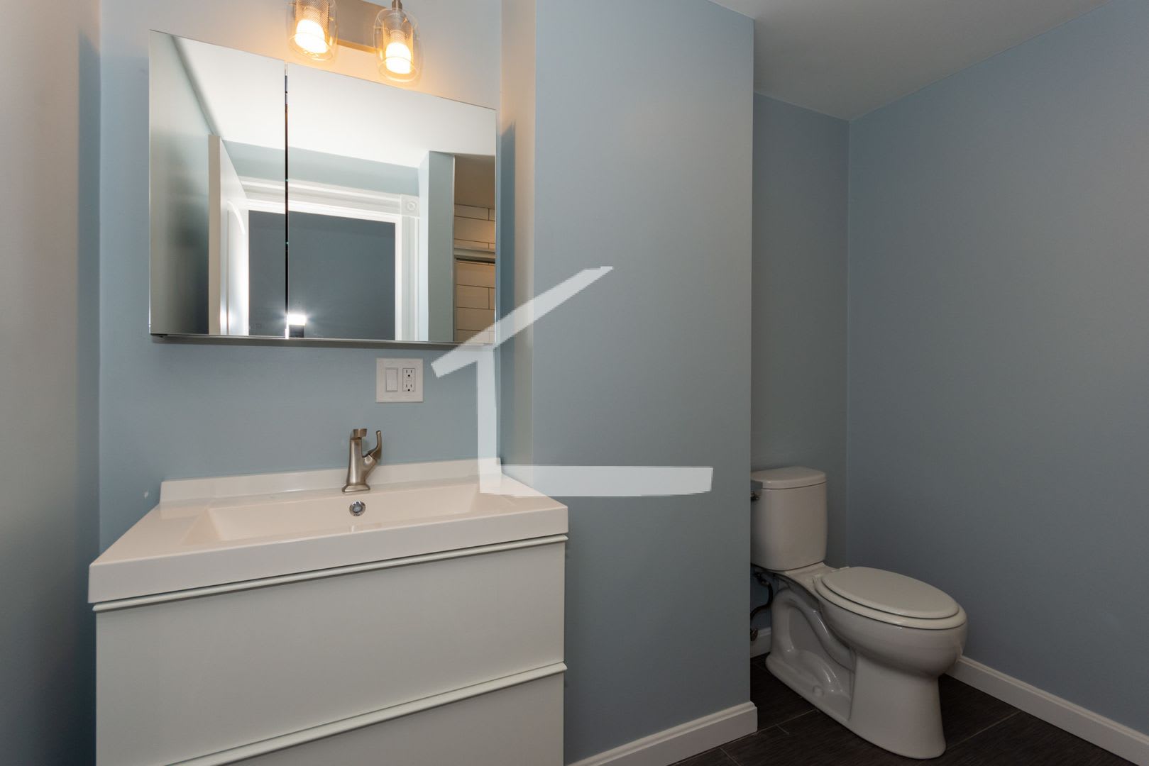 Nicely renovated 3 bed right next to Kenmore Square and BU! – photo 5