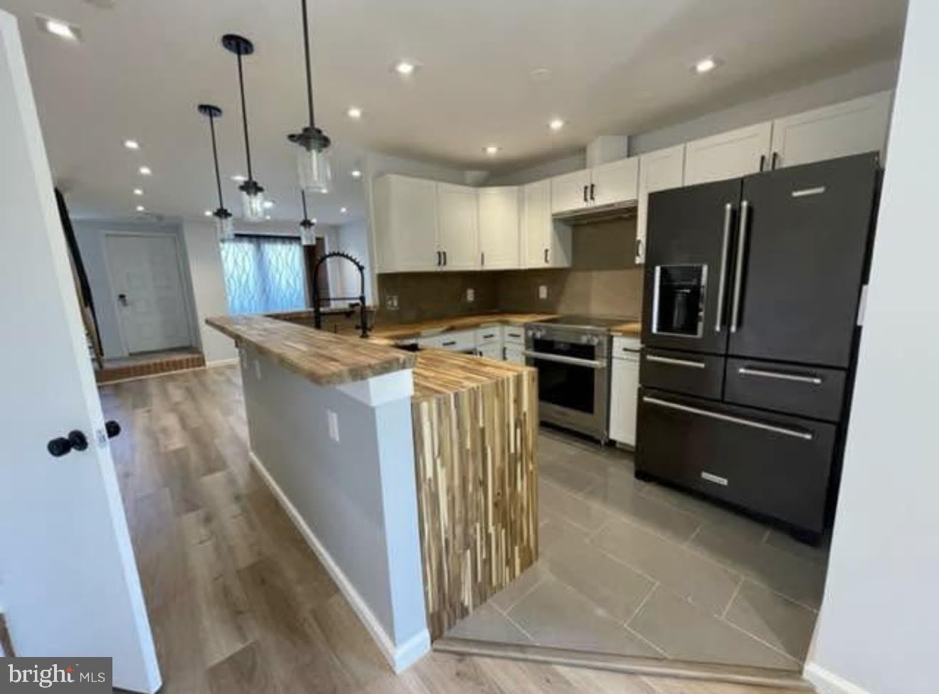 2433 18TH Street NE – photo 2