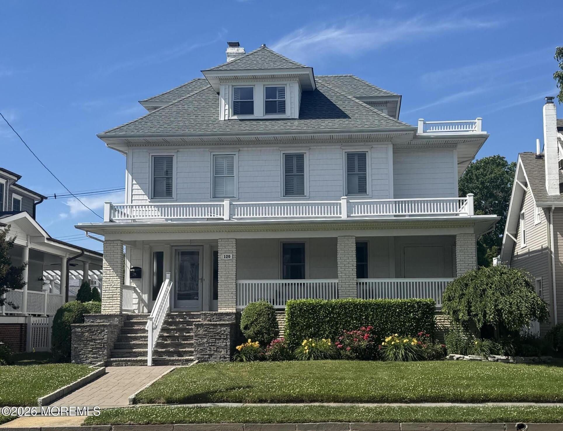120 Garfield Avenue – photo 1
