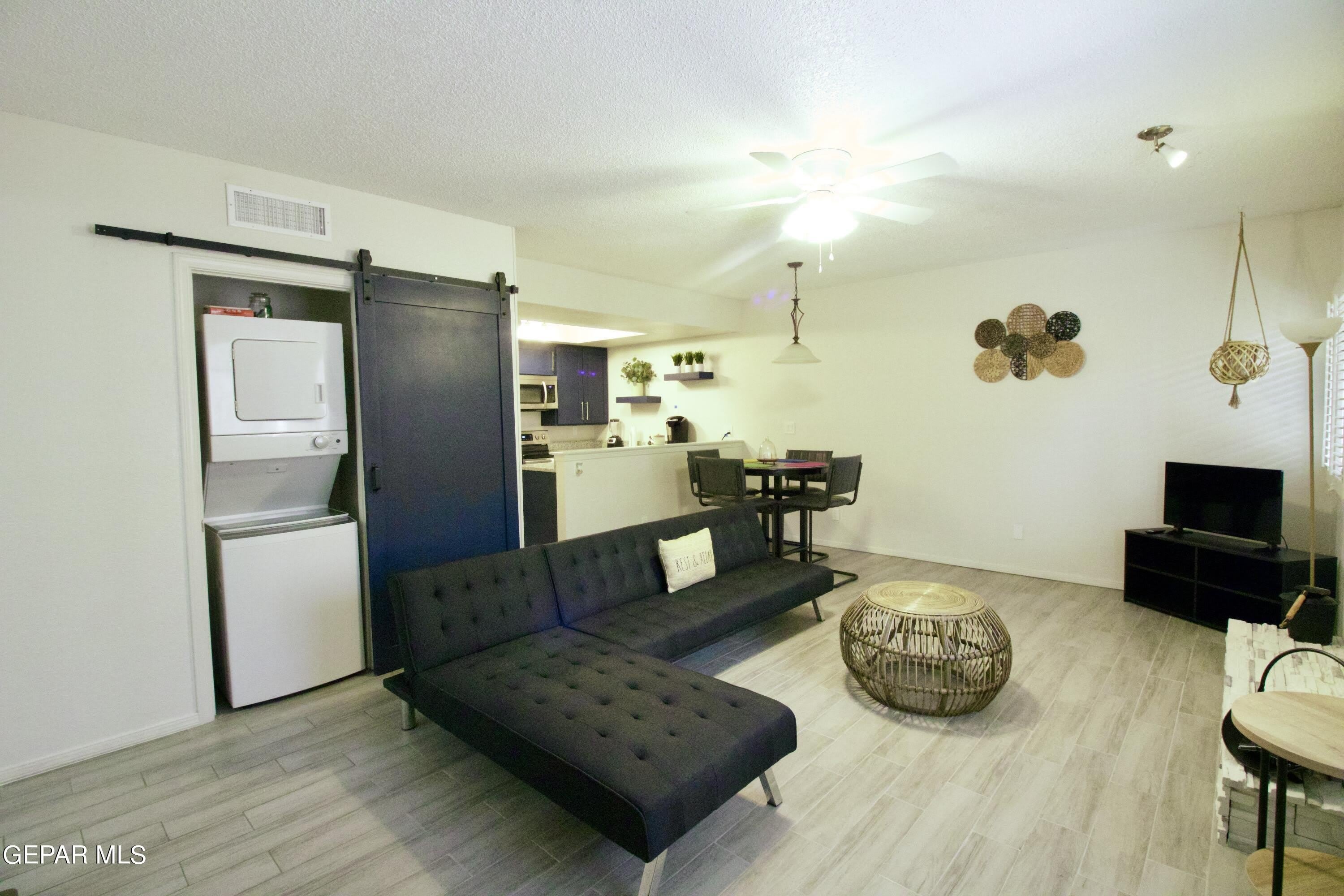4614 N Stanton Street – photo 5