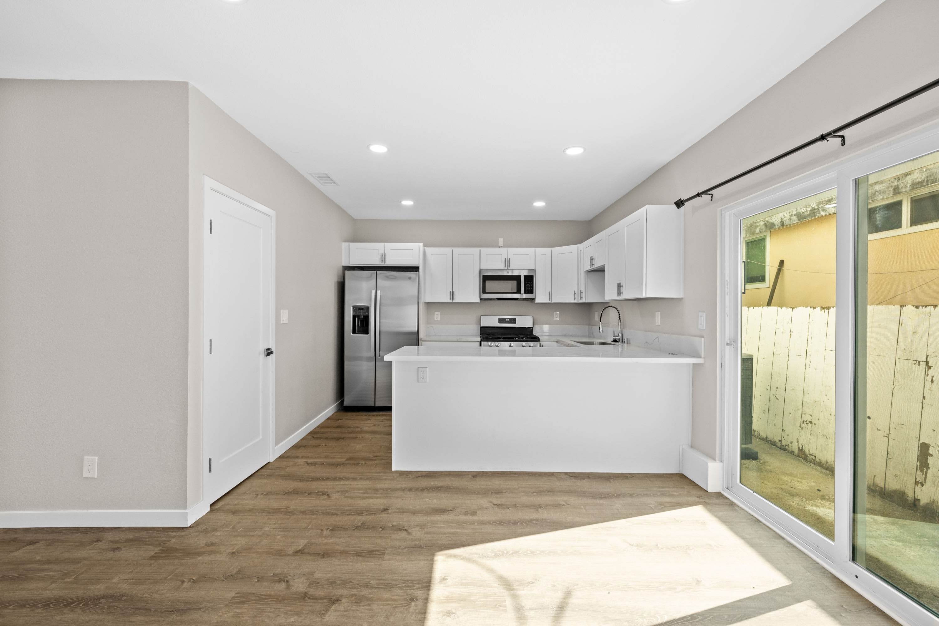 4904 54Th St – photo 3