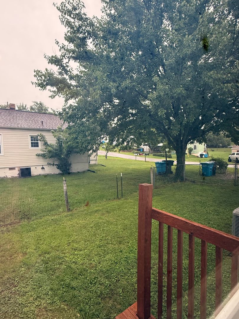 Well Maintained Cottage Style Ranch – photo 3