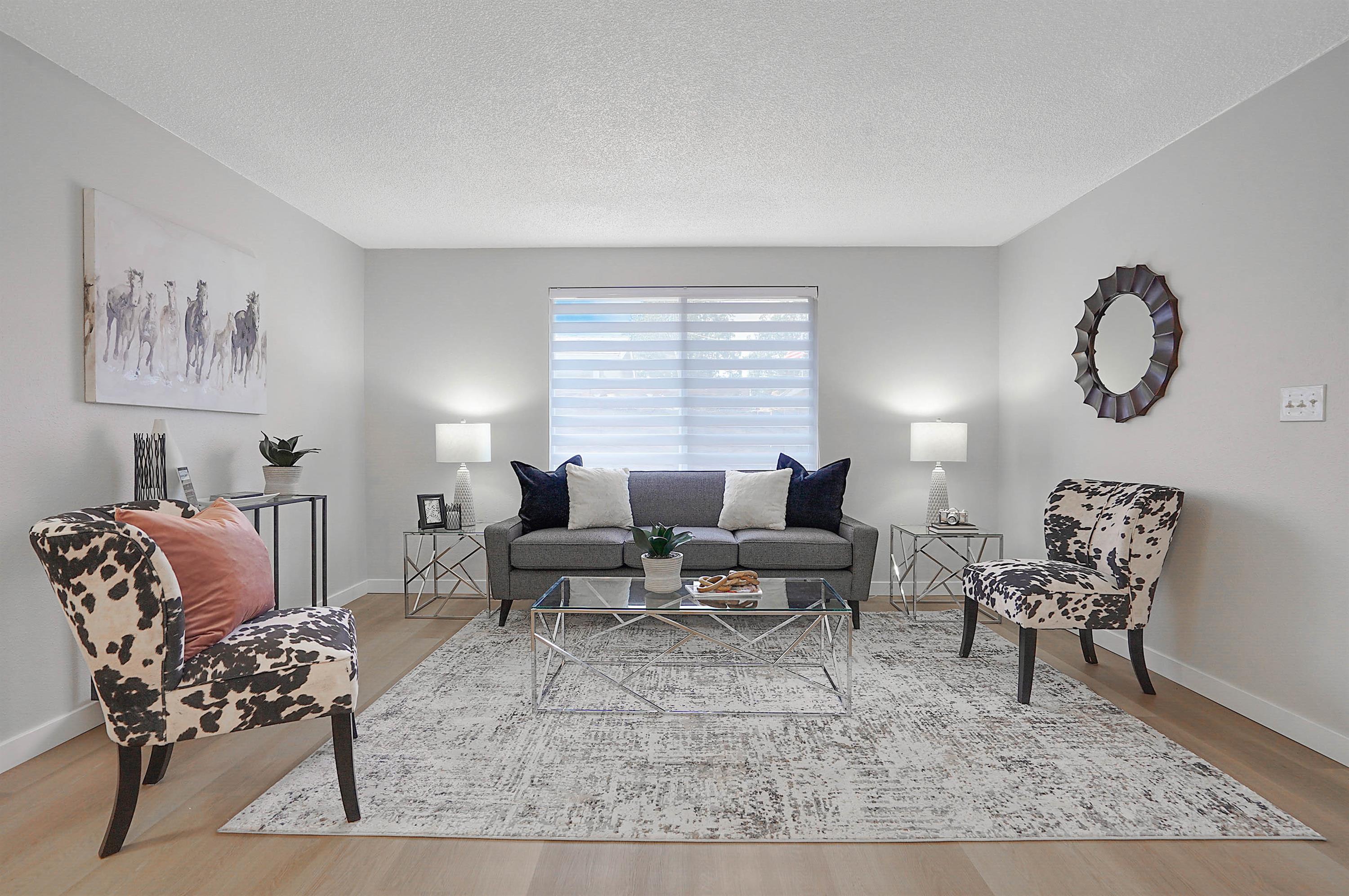 2339 Lee Street – photo 1