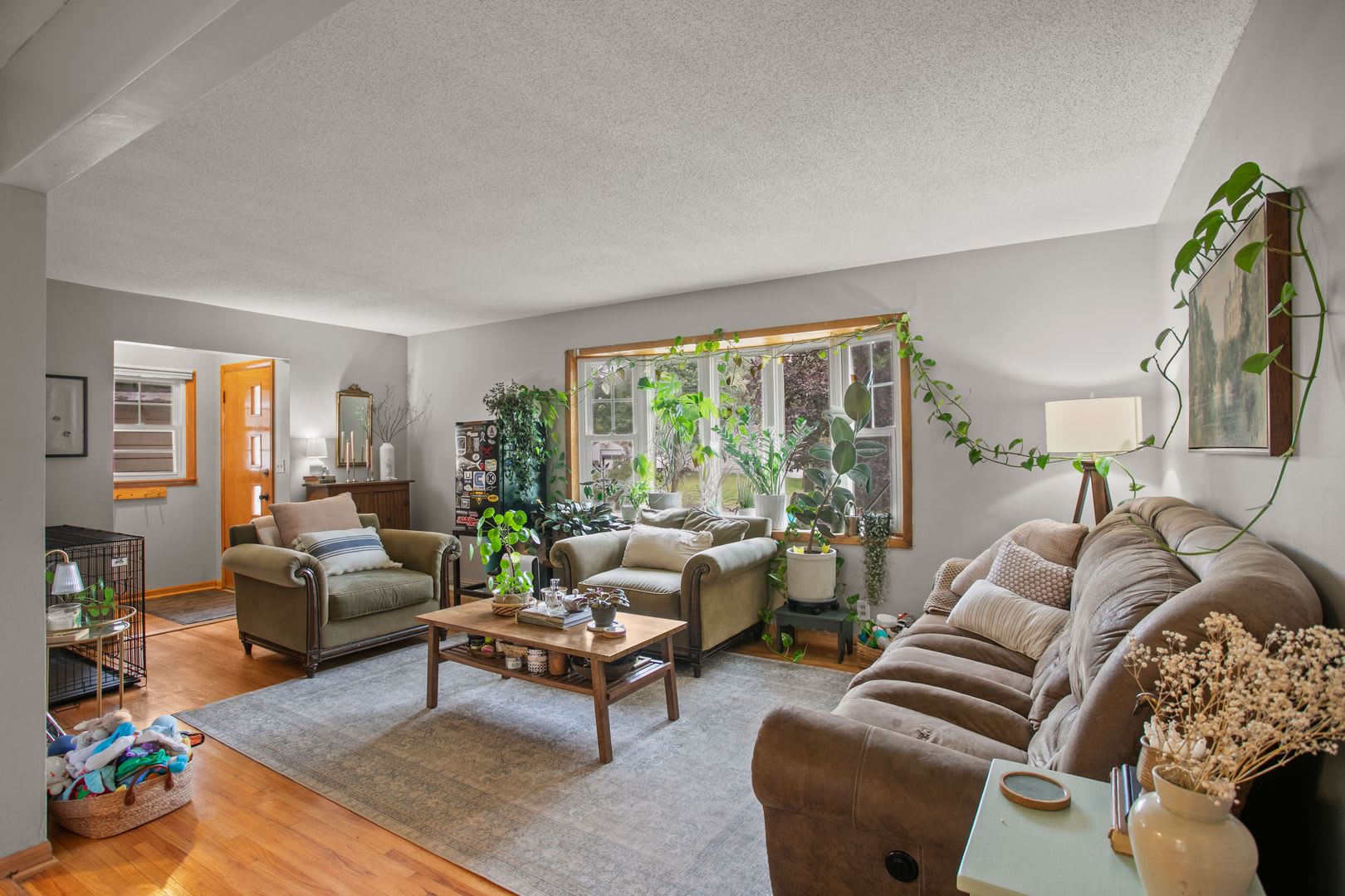 Available Sept 01 in Andover: 3bd 1ba 2car garage Large Corner Lot $1,995.00 plus utilities – photo 4