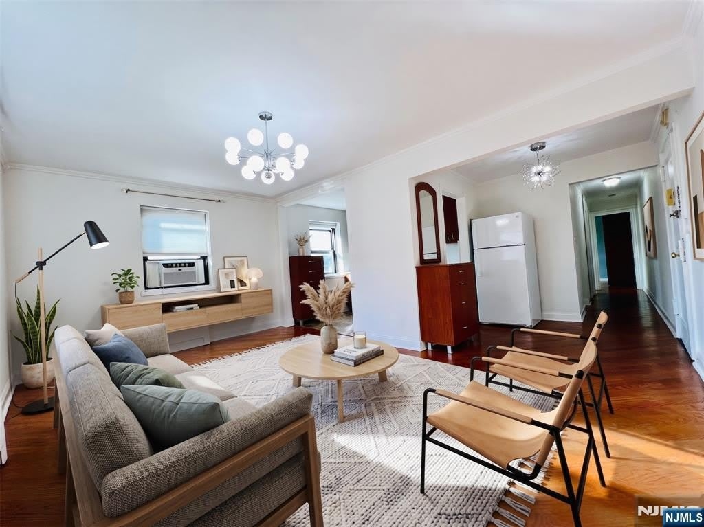 2333 Hudson Terrace – photo 3