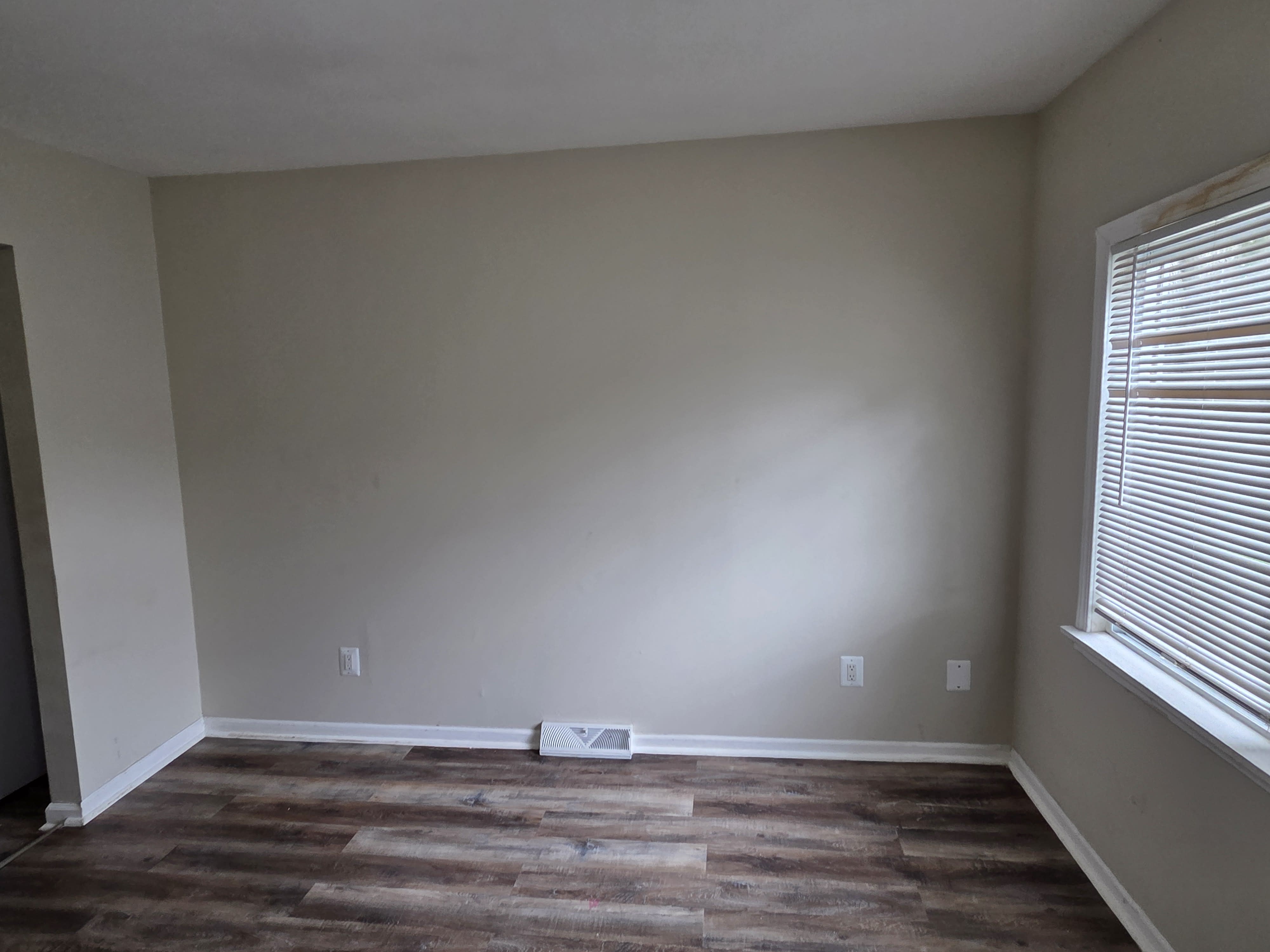 11289 Chalmers Ave – photo 5