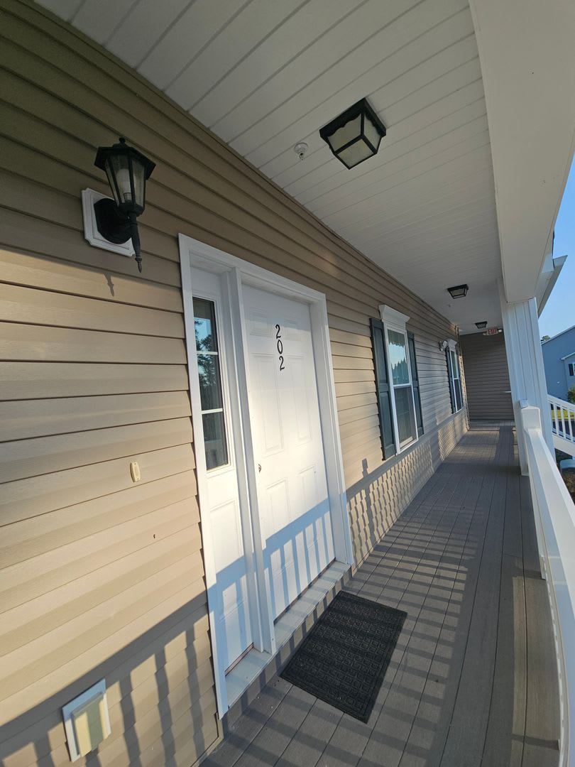 Beautiful 3-Bedroom Condo in Murrells Inlet with Upgraded Kitchen, Screened Porch & Pool – photo 5