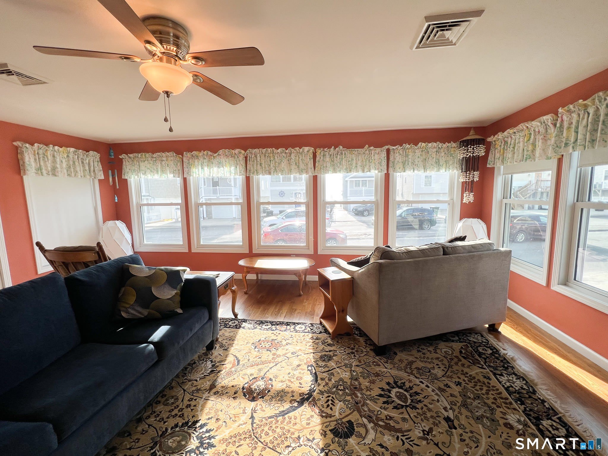 754 E Broadway – photo 3