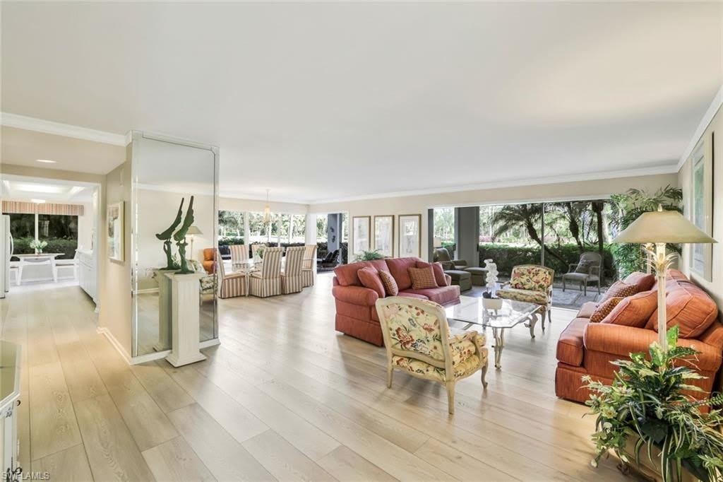 1111 Wildwood Ln – photo 3