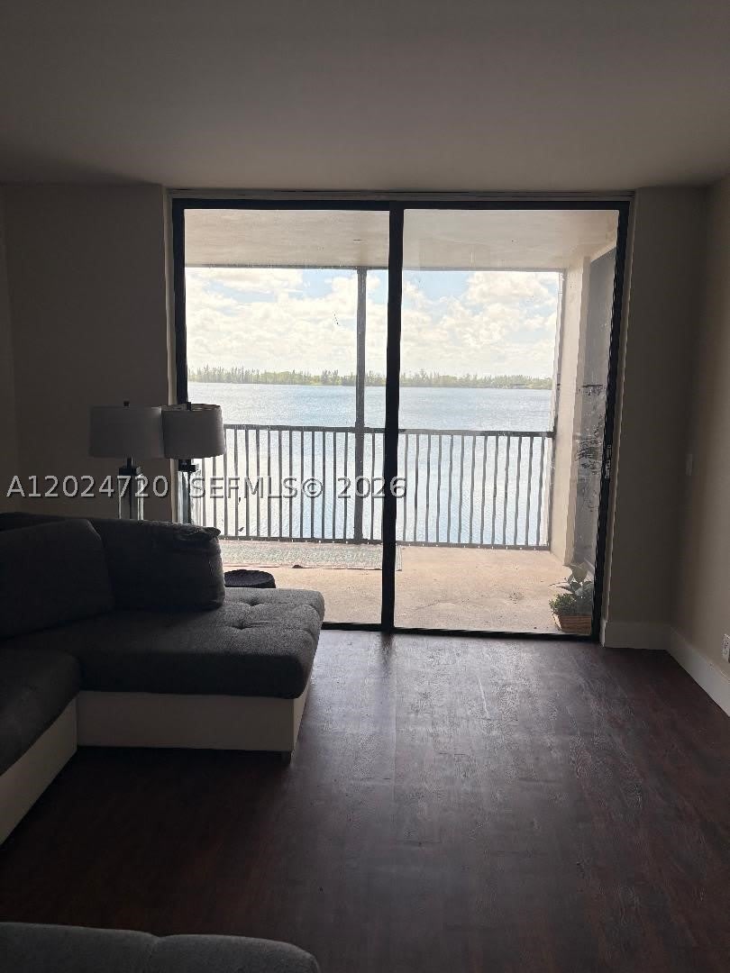 111 Lake Emerald Dr – photo 5
