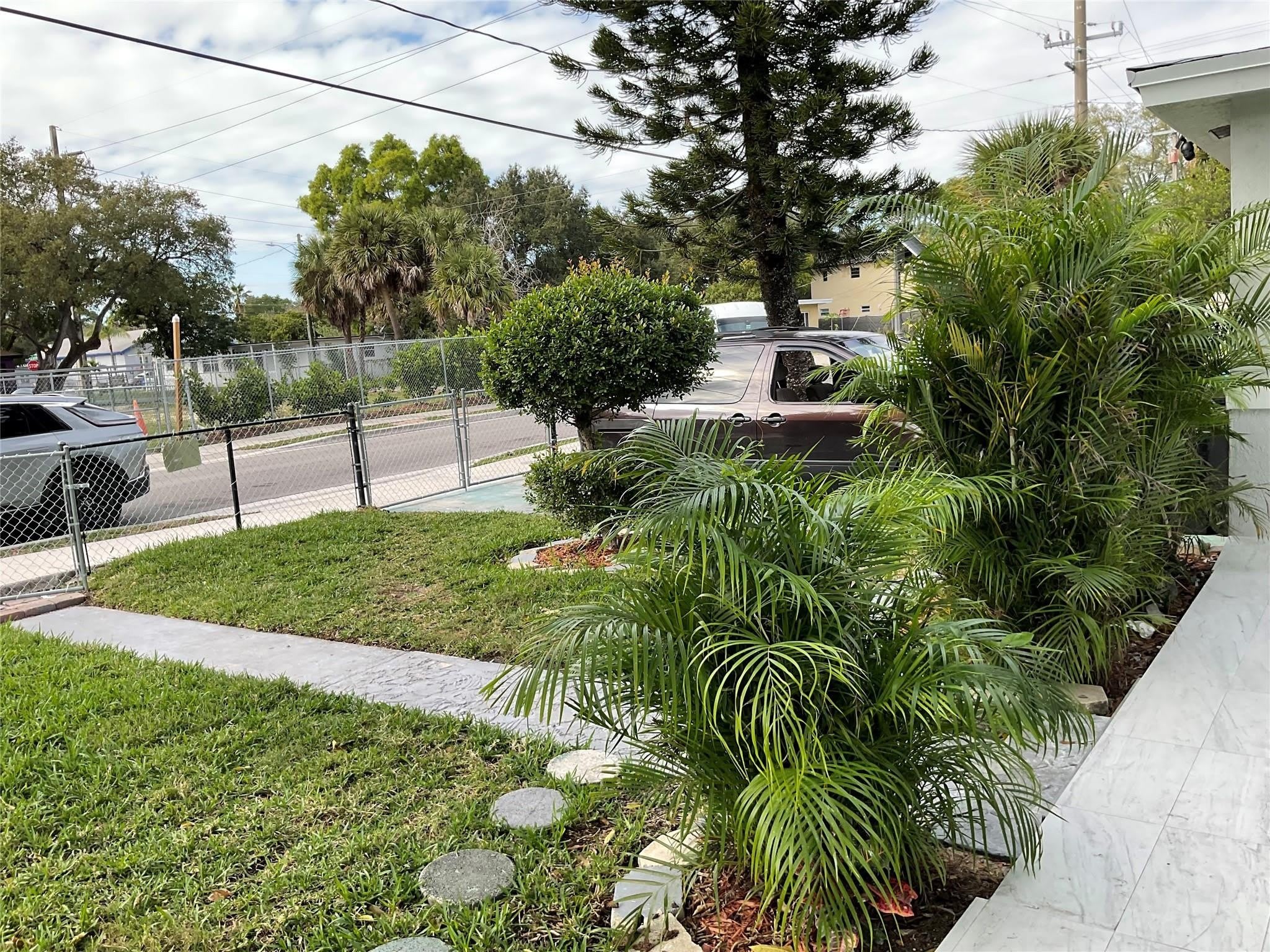 642 NW 14th Way – photo 4