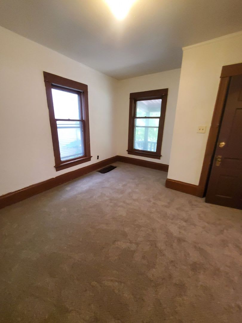 3 Bedroom Single Family – photo 3