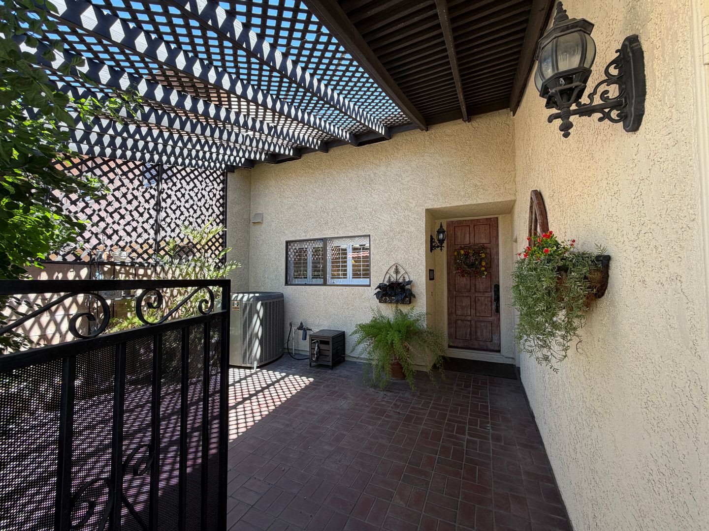 607 E. Palm Ave. 3 Bed, 2 Bath Single Family Home in South Redlands! – photo 2