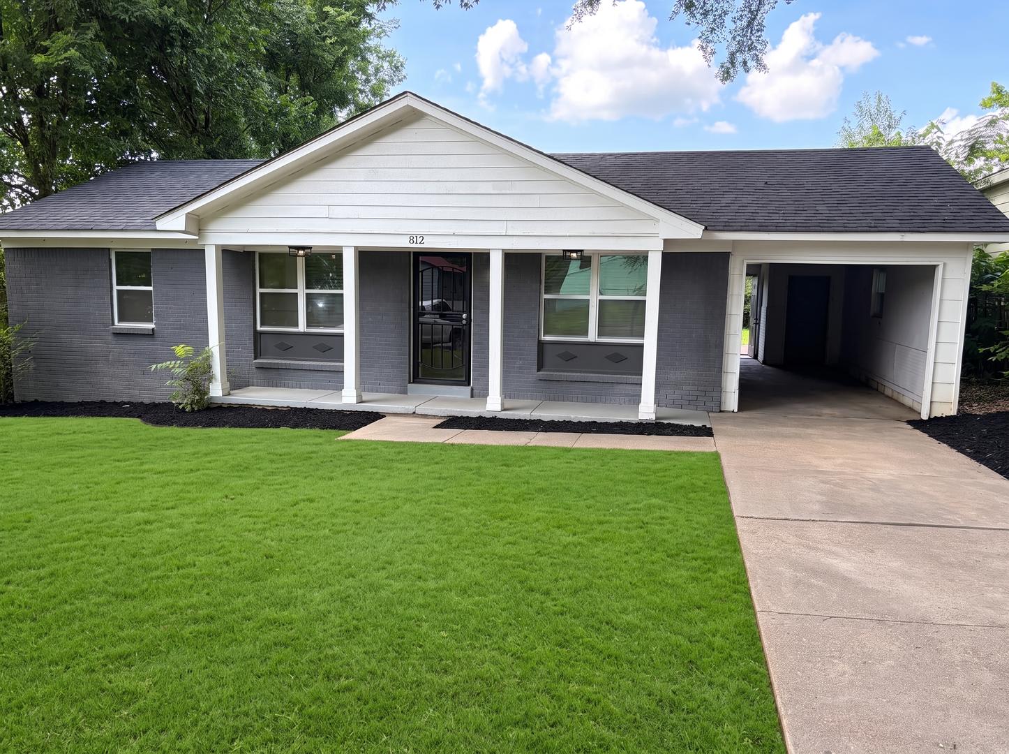 3 Bedroom Home in Memphis – photo 2