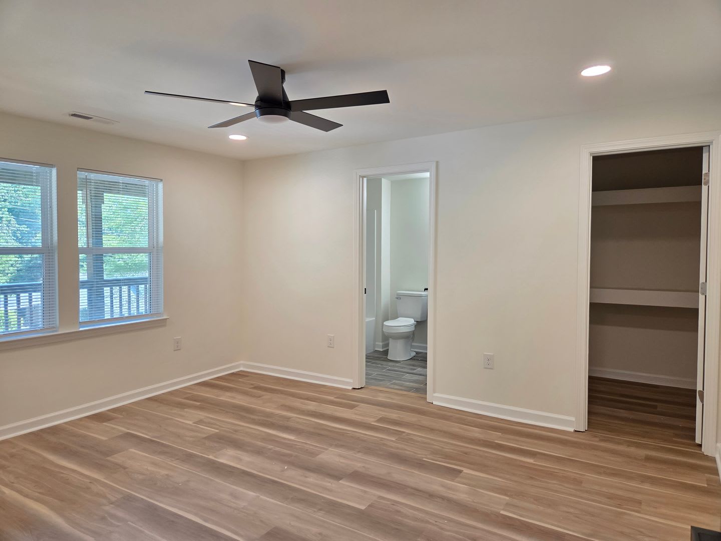 3 bedroom house in Concord – photo 5