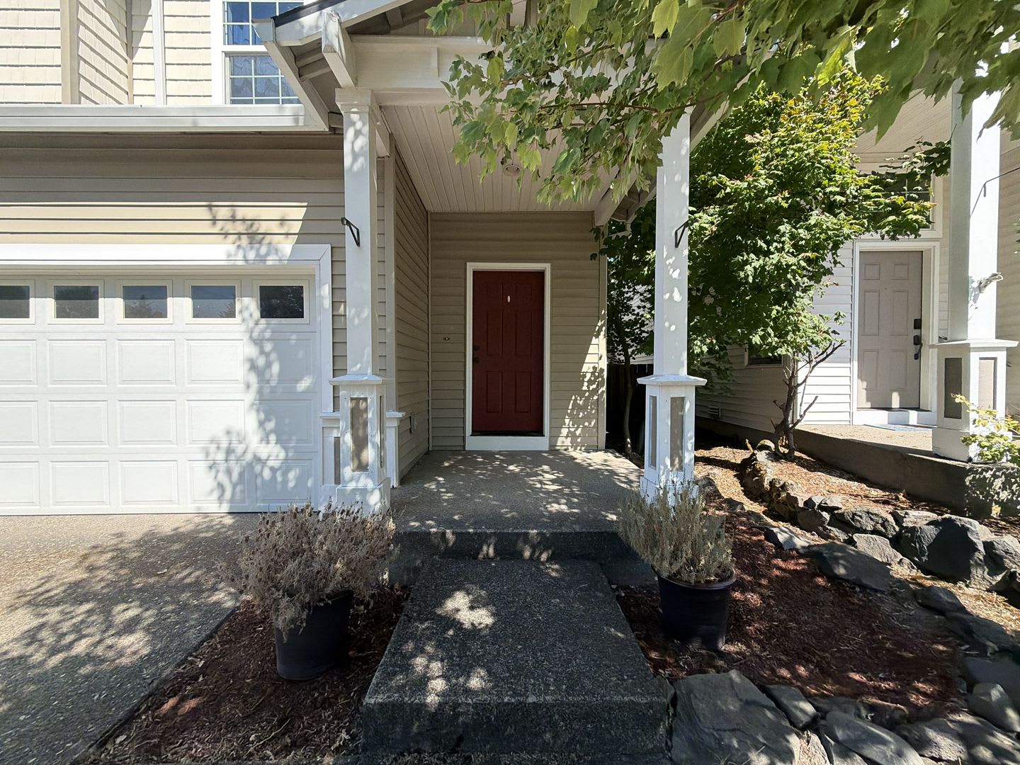Stunning Hillsboro 4-Bedroom Home with Granite Kitchen, Central A/C & 2-Car Garage – photo 3