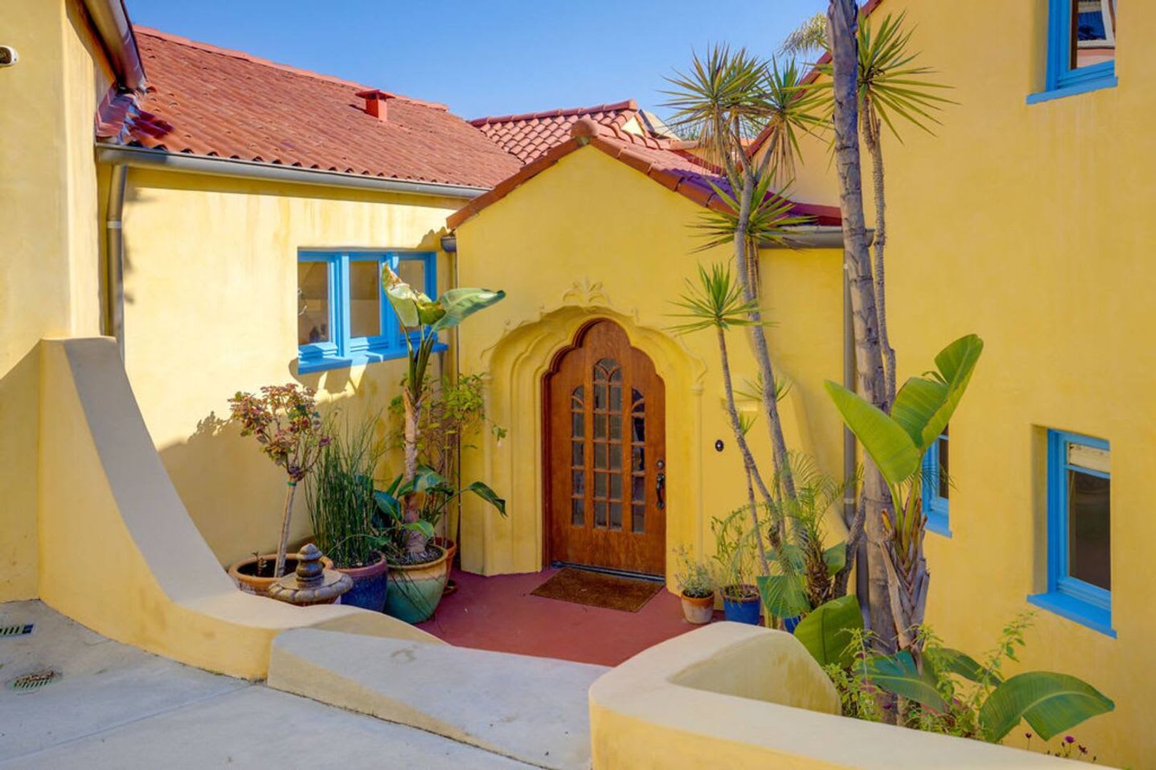 Glorious Gated Private 3 Bed 3 Bath Furnished Spanish Villa With Pool And Hot Tub In The Heart Of Los Feliz – photo 3