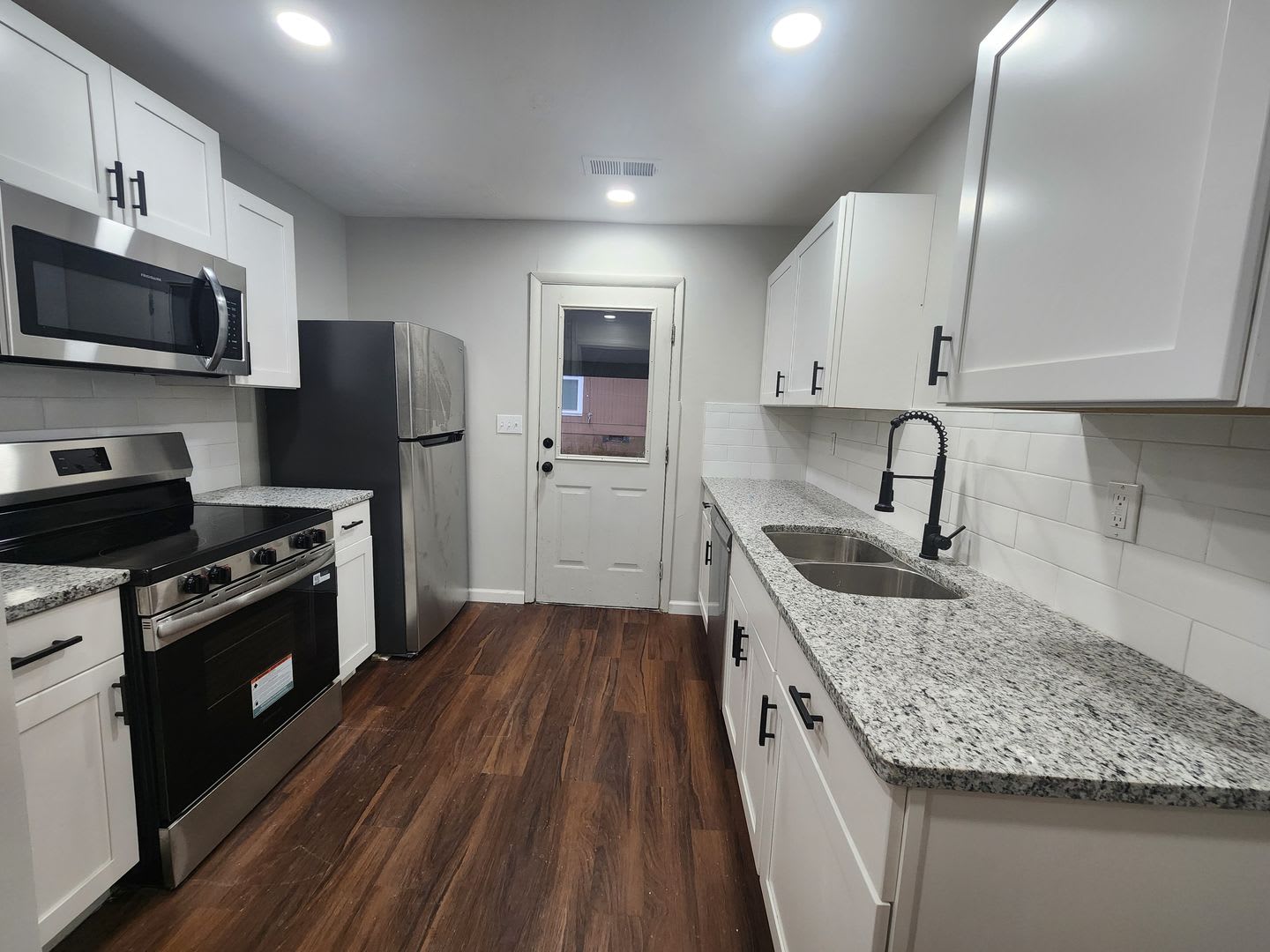 3 bedroom 1.5 Bath and Carport – photo 4