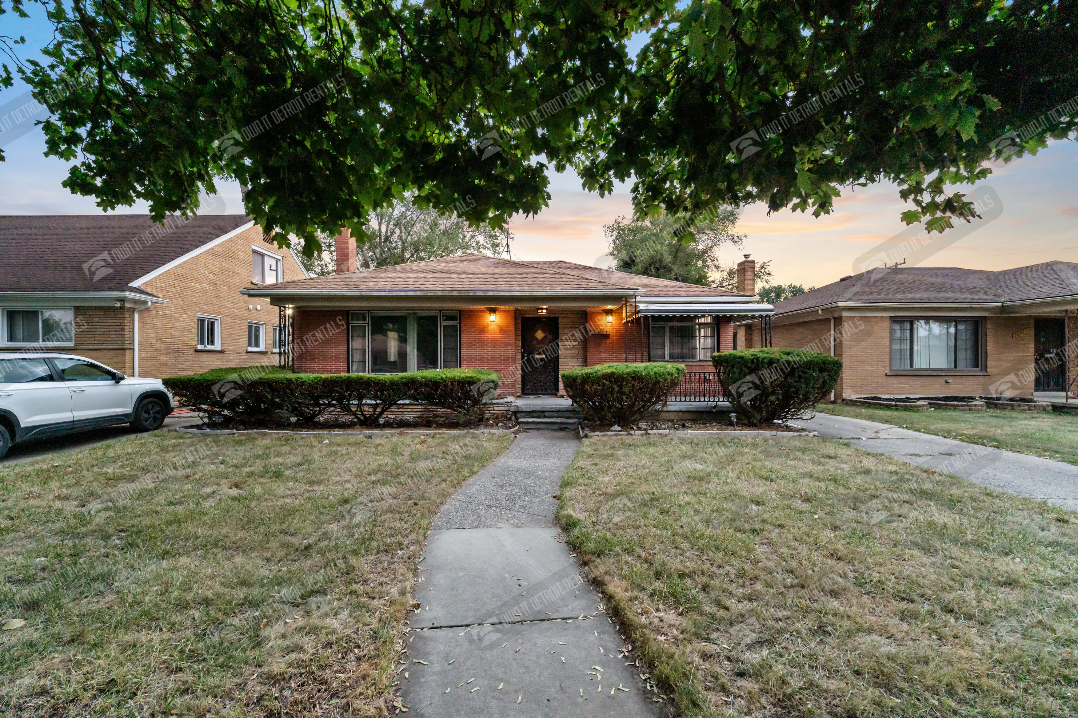 20461 Oxley St – photo 1