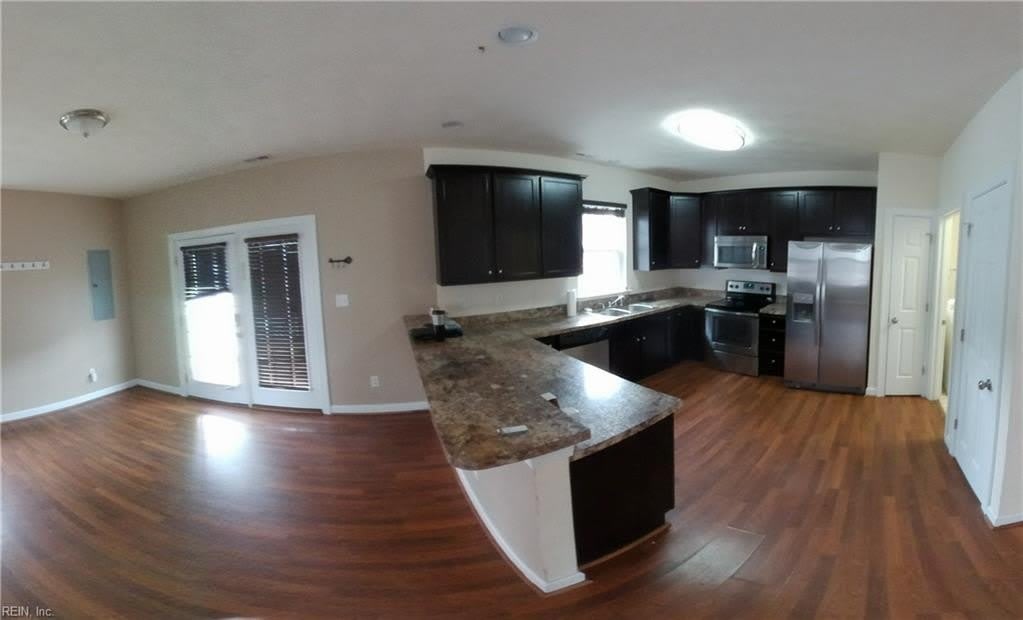 1230 Booth Street – photo 4