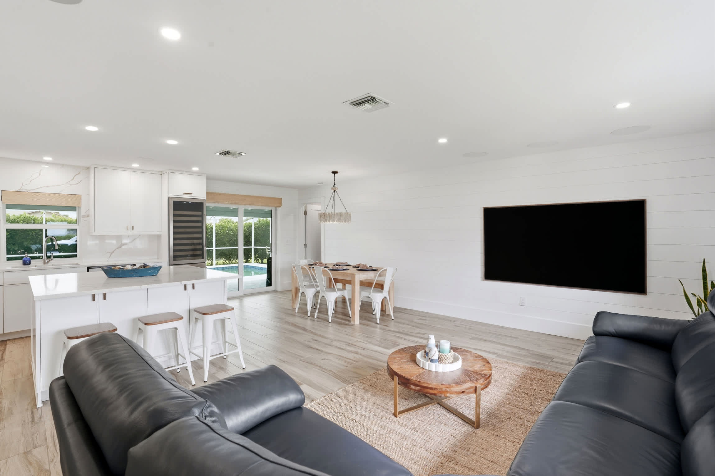 6163 Plumosa Avenue – photo 2