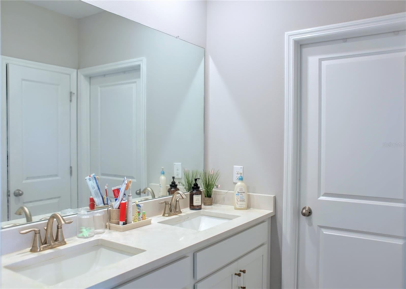 2471 WARREN ACRES Boulevard – photo 3