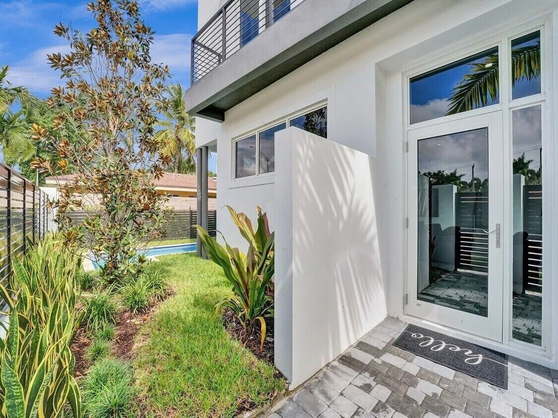 1220 Ne 15Th Avenue – photo 4