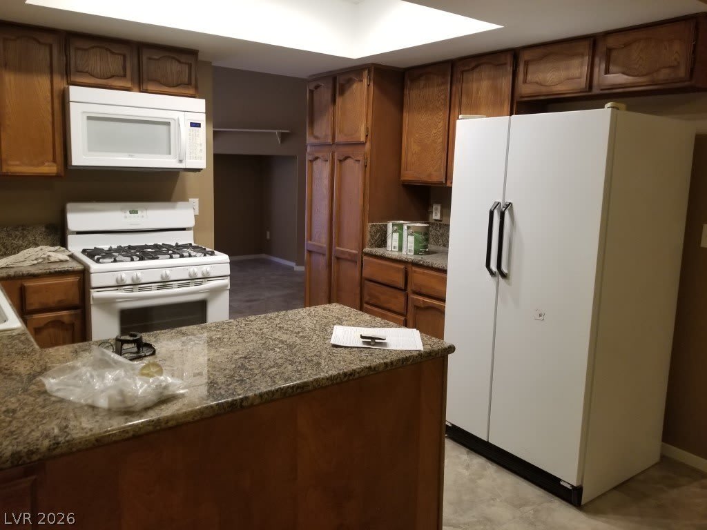 504 GRIMSBY Avenue – photo 3