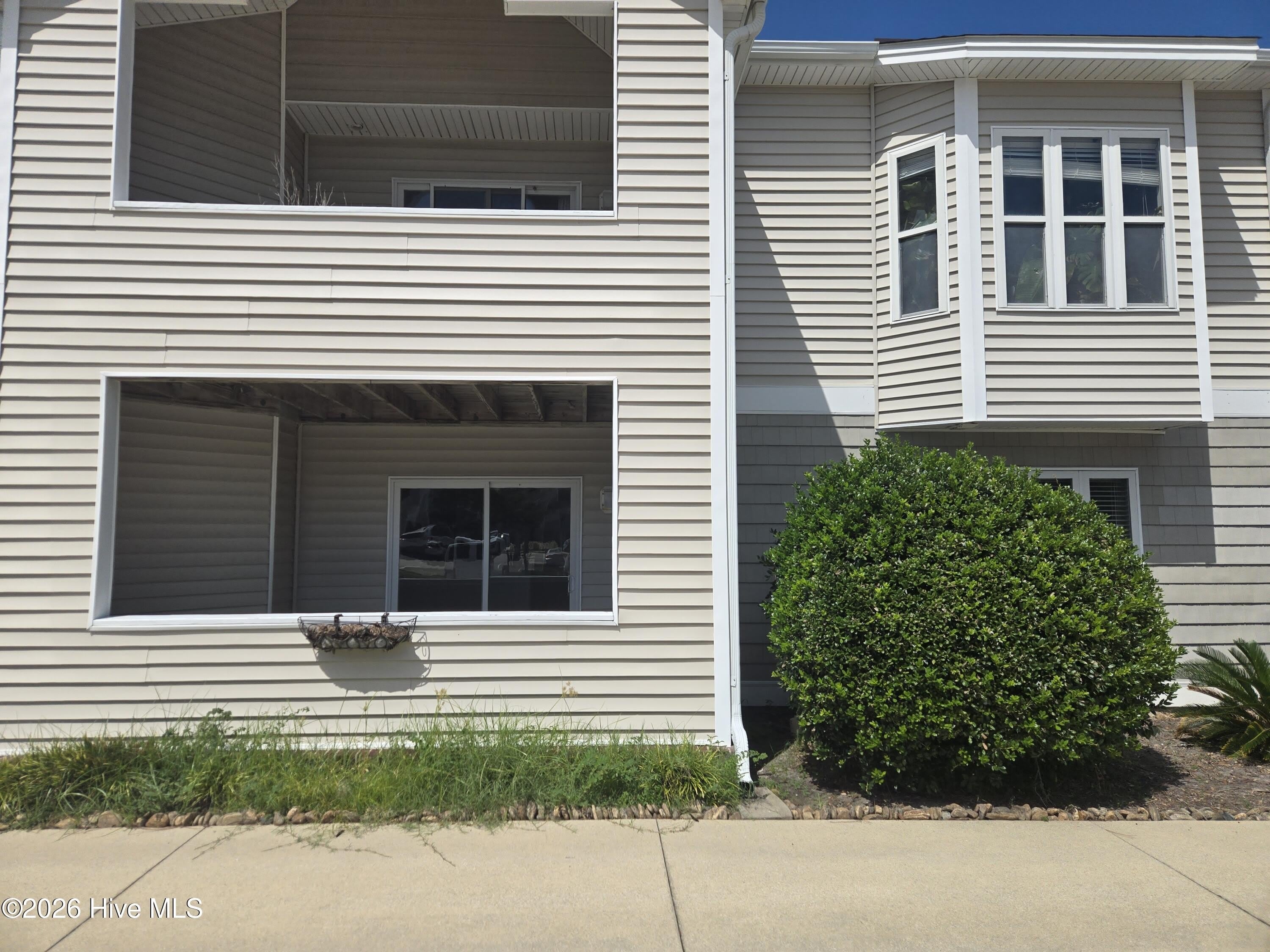 421 Commerce Avenue – photo 1