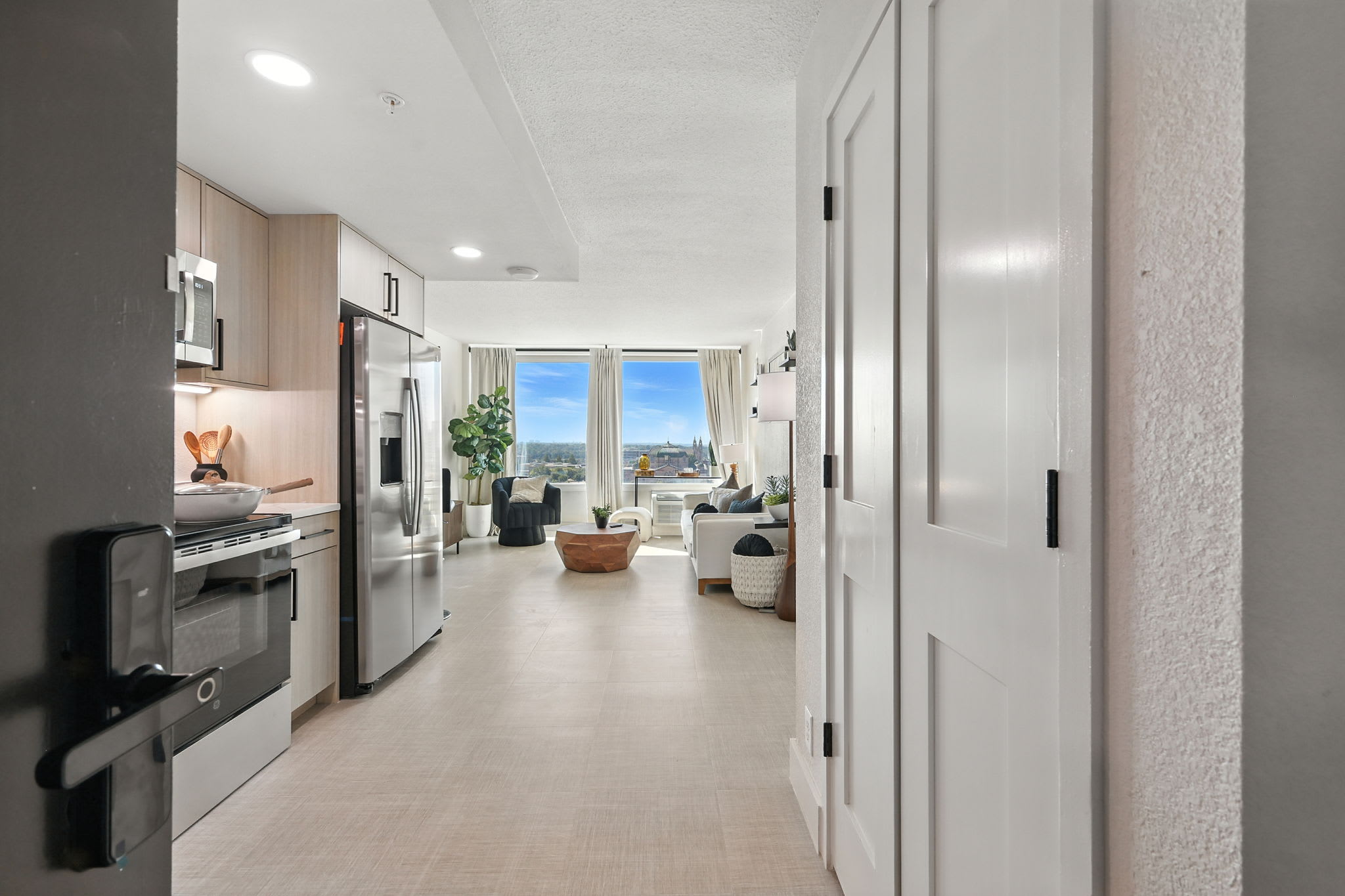 West 7th Apartments – photo 4