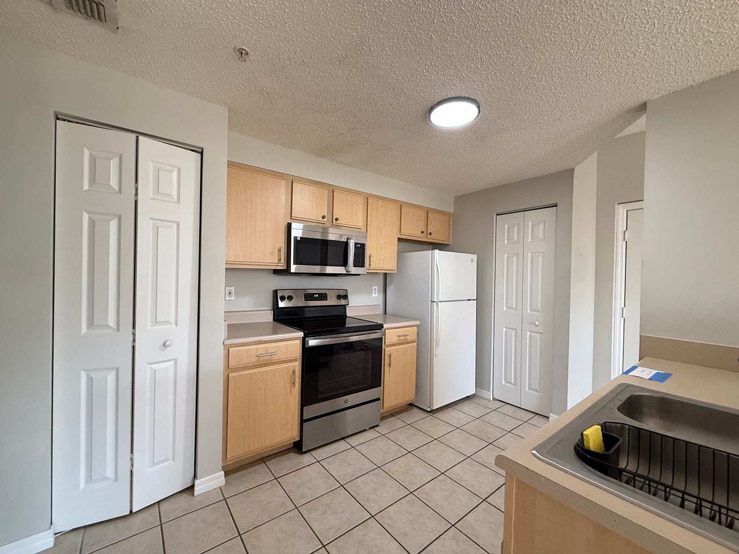 1 Bedroom Condo In Gated Community – photo 5